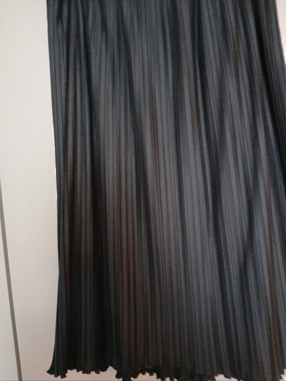 Black Fan Type Pleated Midi Skirt - Women